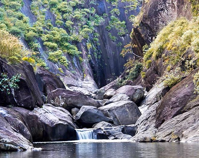 srilankareisen-ch-rundreise-luxus-ravana-falls-srilanka